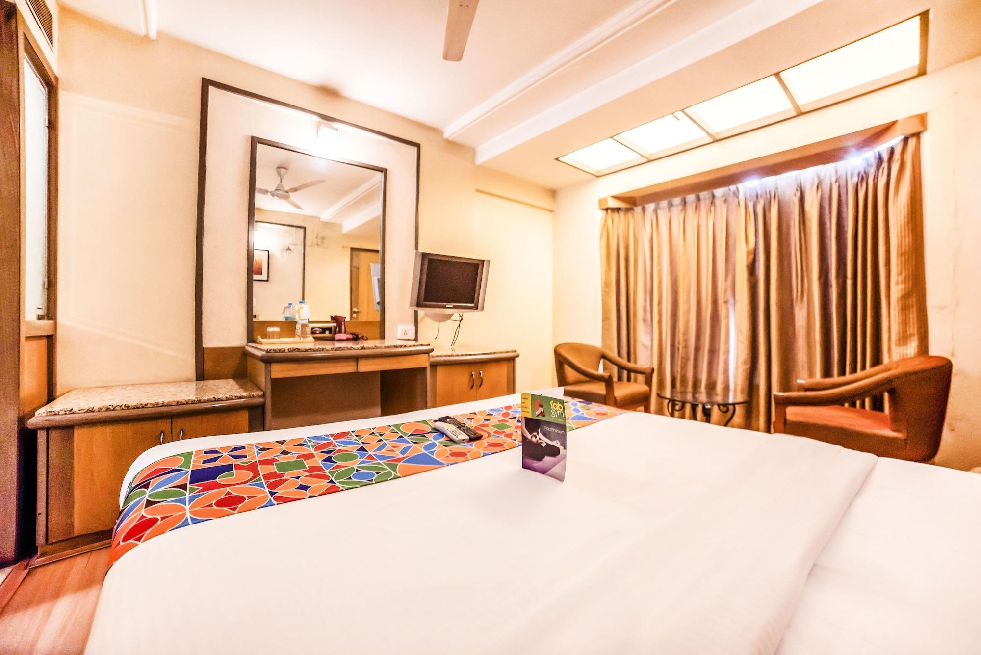 Hotel Gandharva Shivajinagar プネ エクステリア 写真