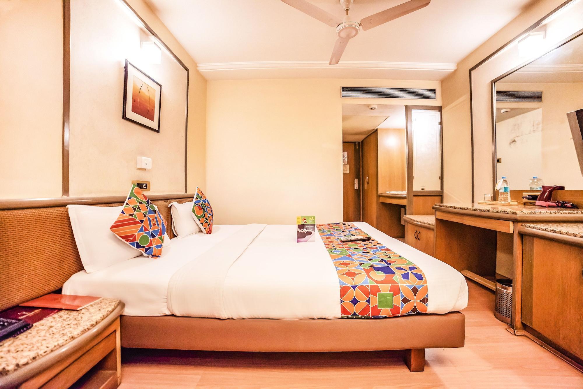 Hotel Gandharva Shivajinagar プネ エクステリア 写真